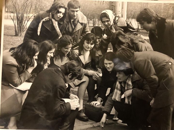 Studentă, Anul I Ziaristică, 1975